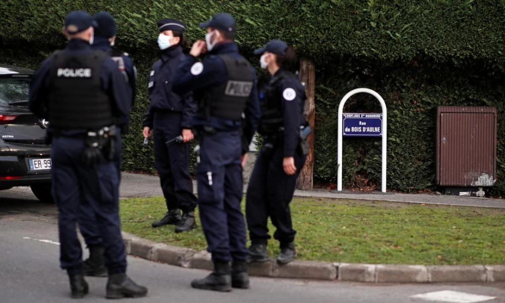 Γαλλία: Συνελήφθη άνδρας που απειλούσε έξω από σχολείο-Ξεσηκωμός κατά των Ισλαμιστών στην Αυστρία